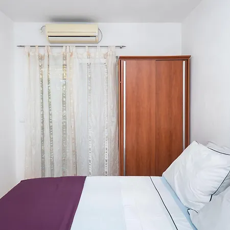 Violett * Βόντιτσε