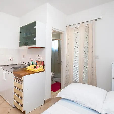 Violett Apartment