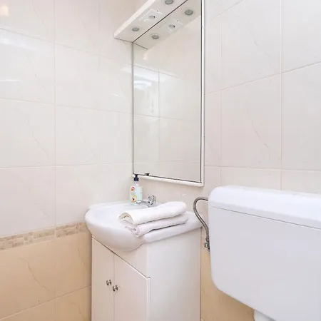 Violett * Βόντιτσε