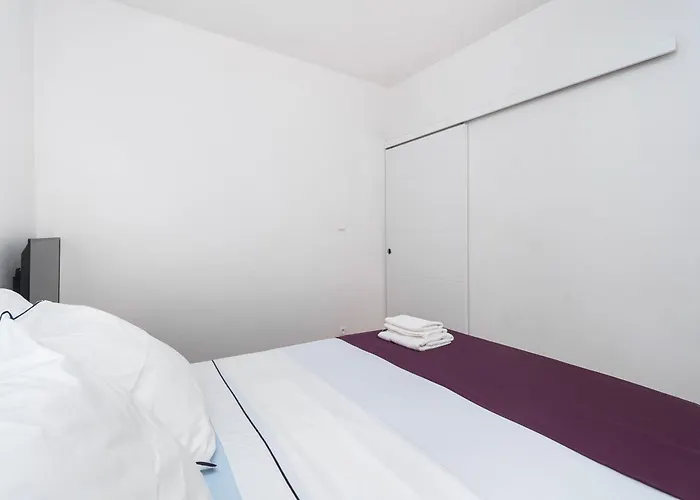 Daire Violett Vodice